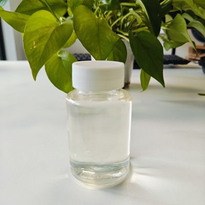 Octocryleen Cas 6197-30-4 Olieoplosbare UVB-absorber heeft uitstekende waterdichte eigenschappen voor zonnebrandmiddelen