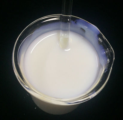 Milky White Liquid Silicone Amodimethicone En Ceteartrimonium Chloride En Trideceth-12 In Haarproducten