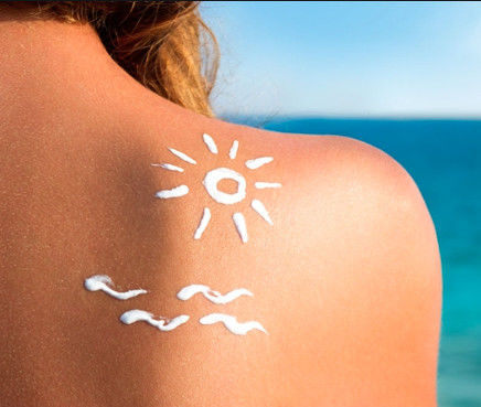 Diethylamino Hydroxybenzoyl Hexyl Benzoate UV-absorberend additief Verbetert de SPF-waarde van UVB-zonnebrandcrème