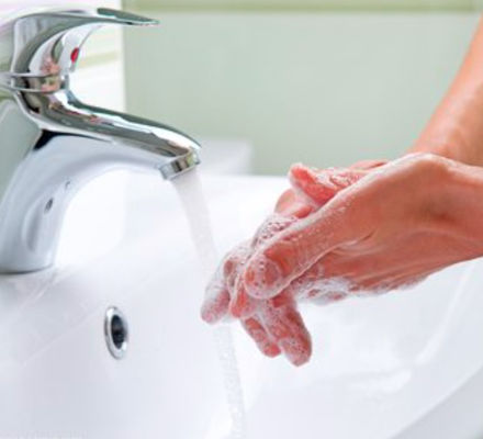 Ethylhexylmethoxycinnamaat hoogwaardig UV-absorberend additief met een hoge zuiverheid voor kleurcosmetica