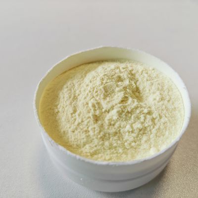 Geel poeder Polyquaterniums wateroplosbaar cationic conditioner CAS nr. 68610-92-4 Bij kamertemperatuur bewaard.