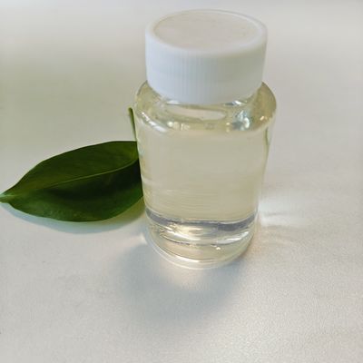 Lichtgeel tot wit vetmiddel PEG-7 Glyceryl Cocoate Wateroplosbaar verzachtingsmiddel voor toner en scheerlotion