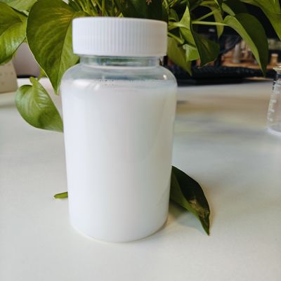 Styreen / acrylaten Copolymer Melkwit Vloeibare Film Voormalig waterbestendig effect Voor cosmetica
