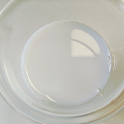 Acrylaten Copolymer met co-emulgerende functies Melkwit Rheologisch Modificator Voor Shampoo CAS 25035-69-2