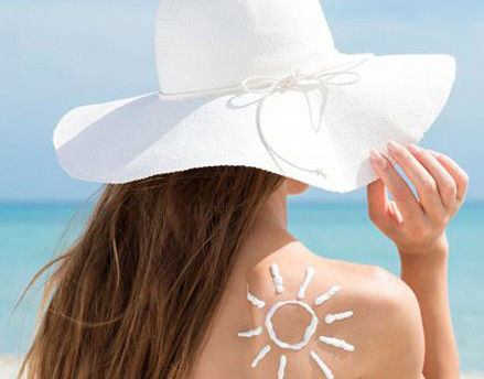 PEG-100 stearaat en glycerylstearaat CAS 9004-99-3&amp;123-94-4 Traditionele emulgatoren voor cosmetische en haarproducten