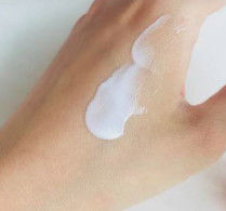 CAS 72175-39-4 PEG-20 Methylglucose Sesquistearate Nonionische Wo Emulgator Massage lotion voor gevoelige huid